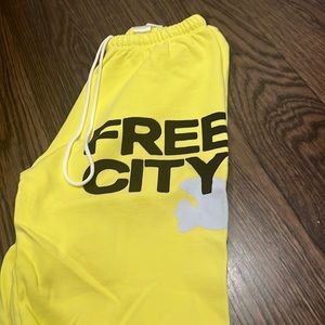 Freecity sweats size Small